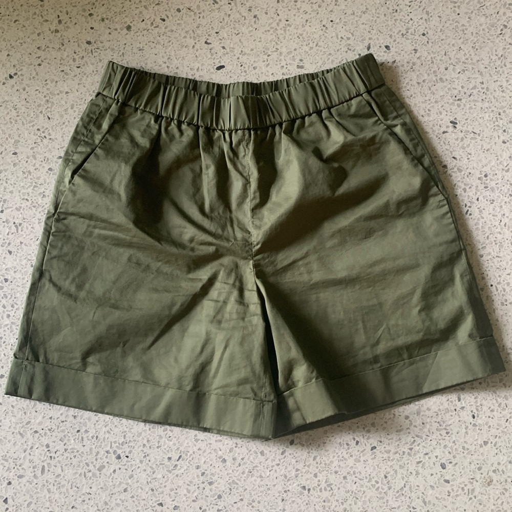 Cos green shorts with cuff